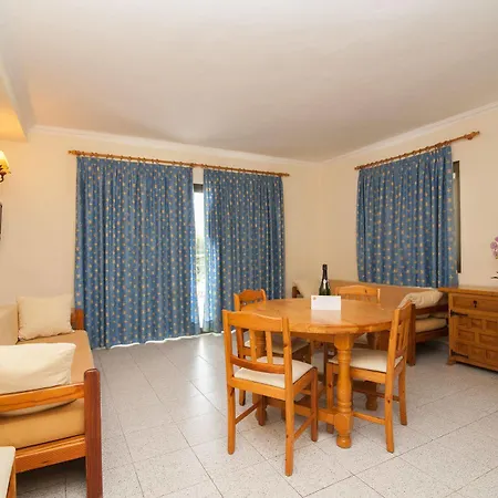 Invisa Casa Luis 4*