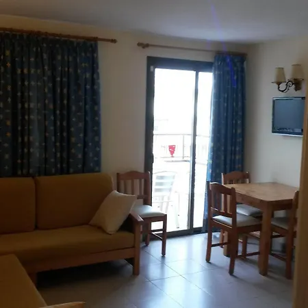 Aparthotel Casa Luis 4*