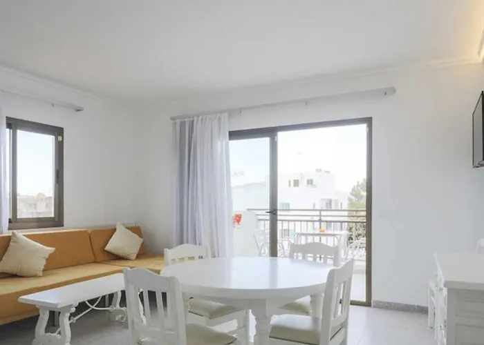 Apart-hotel Invisa Casa Luis