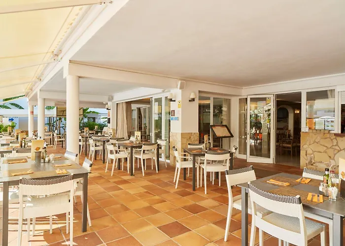 Ξενοδοχείο με διαμερίσματα Invisa Casa Luis 4*