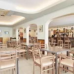 Aparthotel Invisa Casa Luis 4*