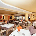 Aparthotel Invisa Casa Luis 4*
