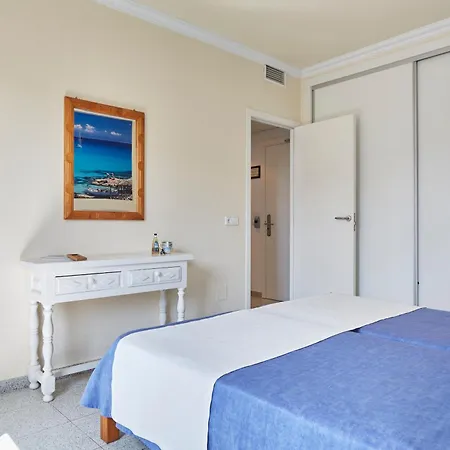 Aparthotel Invisa Casa Luis 4*