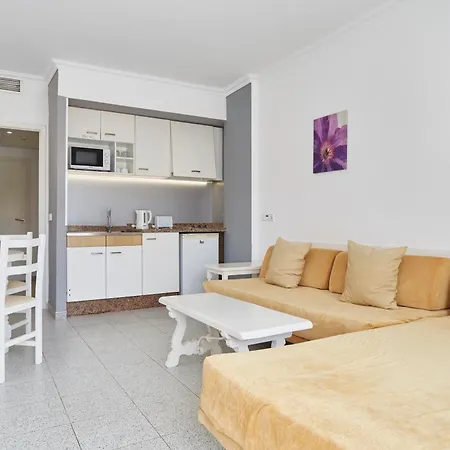 Ξενοδοχείο με διαμερίσματα Invisa Casa Luis