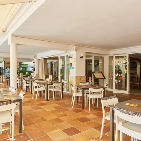Ξενοδοχείο με διαμερίσματα Invisa Casa Luis 4*