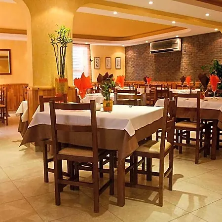 Invisa Casa Luis Aparthotel 4*