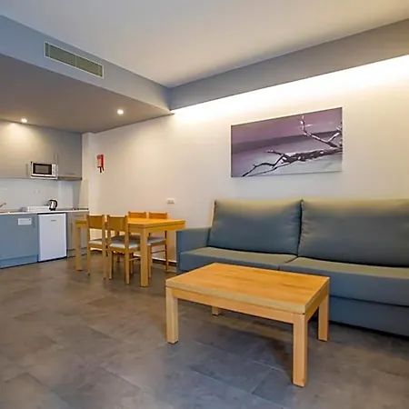 Ξενοδοχείο με διαμερίσματα Invisa Casa Luis