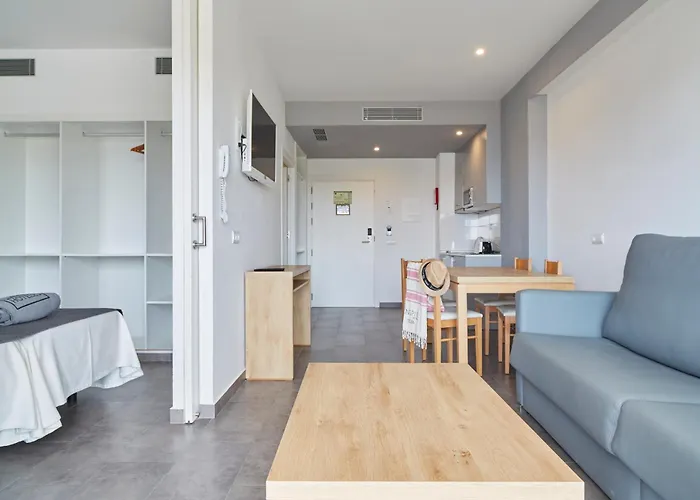 Invisa Casa Luis Aparthotel 4*