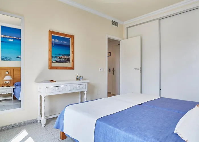 Aparthotel Invisa Casa Luis 4*