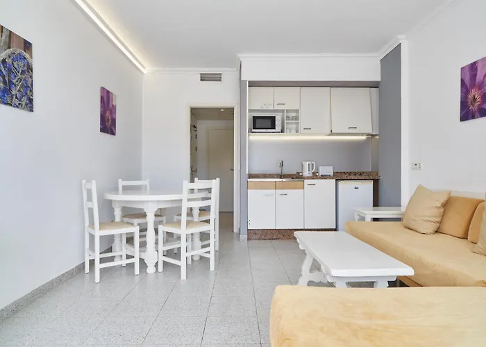 Invisa Casa Luis Aparthotel Santa Eularia des Riu