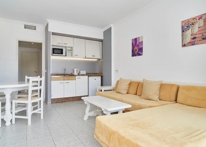 Aparthotel Invisa Casa Luis