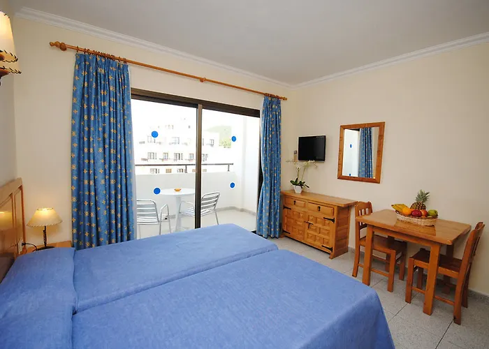 Invisa Casa Luis Aparthotel 4*