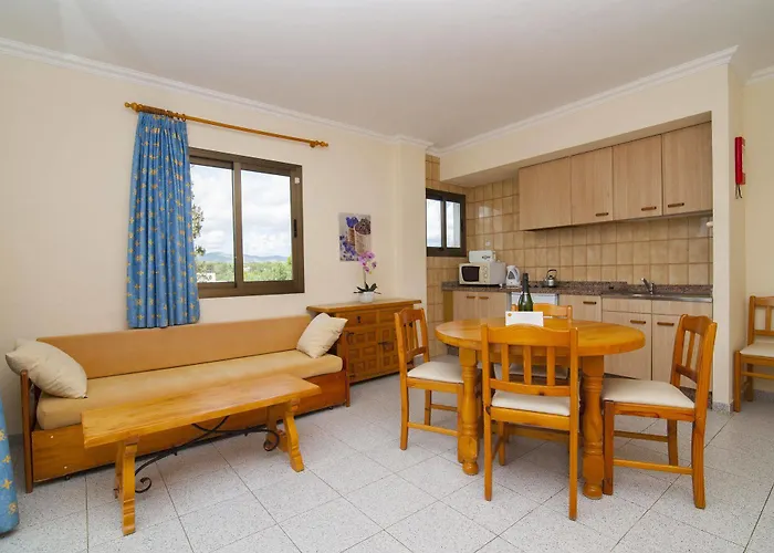 Invisa Casa Luis Aparthotel Santa Eularia des Riu